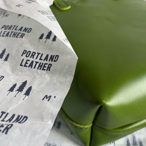 Portland Leather Green Apple mini crossbody - Picture 8 of 8